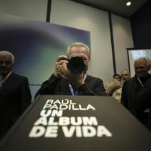 Relatan en imágenes vida y obra de Raúl Padilla, en la FIL