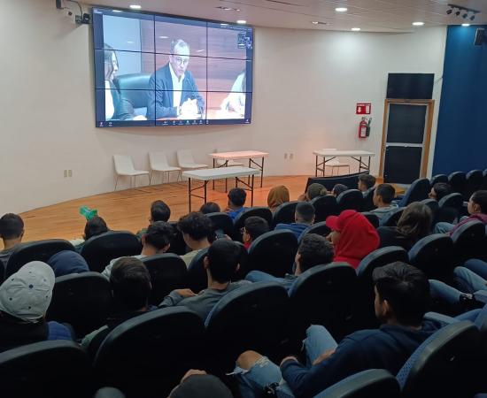 Fomentan el pensamiento crítico entre universitarios de nuevo ingreso