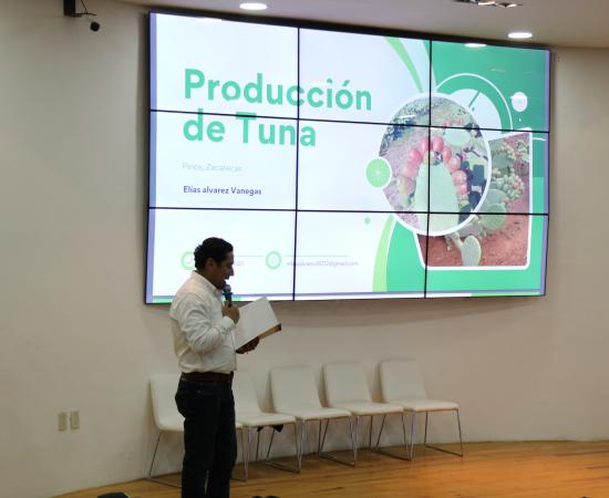 Agronegocios inicia el ciclo escolar 2024-B con conferencia sobre producción de tuna