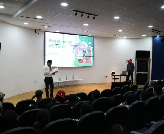 Agronegocios inicia el ciclo escolar 2024-B con conferencia sobre producción de tuna