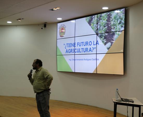 Licenciatura en Agronegocios reflexiona sobre el futuro del campo mexicano