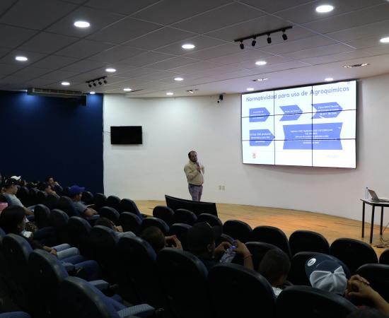 Licenciatura en Agronegocios reflexiona sobre el futuro del campo mexicano