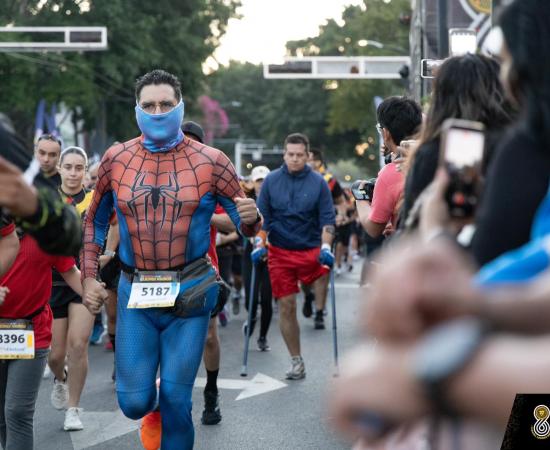 Carrera Leones Negros rompe récord de asistentes en su octava edición