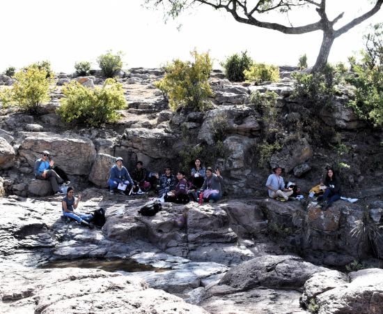 Estudiantes de Antropología realizan práctica de campo en el Taller de Prospección “Cascada de San Pedro Sección Sureste”