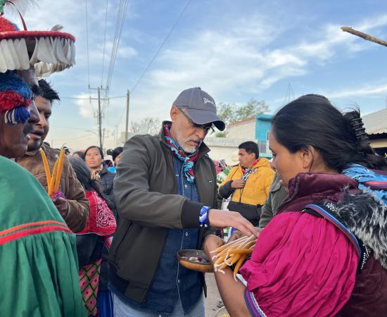 Estudiantes, docentes y autoridades del CUNorte participan en ceremonia wixárika para bendecir sede en Tuxpan de Bolaños