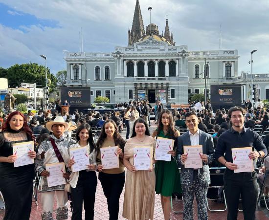 Otorgan galardón “Leo Honoris” a estudiantes y maestros sobresalientes