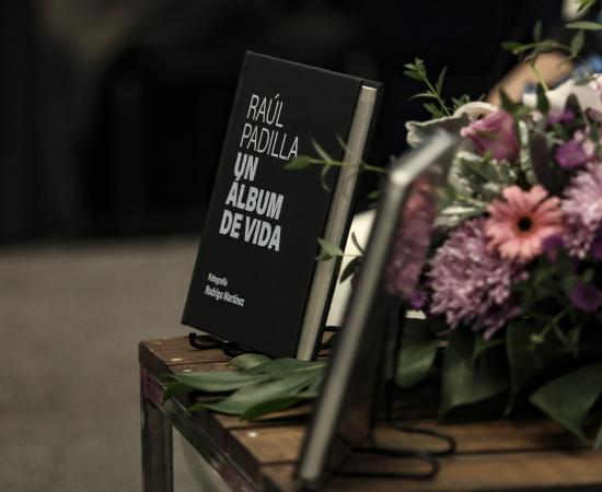 Relatan en imágenes vida y obra de Raúl Padilla, en la FIL