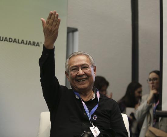 Relatan en imágenes vida y obra de Raúl Padilla, en la FIL