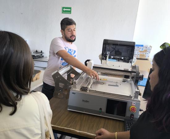 Estudiantes de Ingeniería en Electrónica y Computación visitan empresa desarrolladora de hardware libre en Aguascalientes